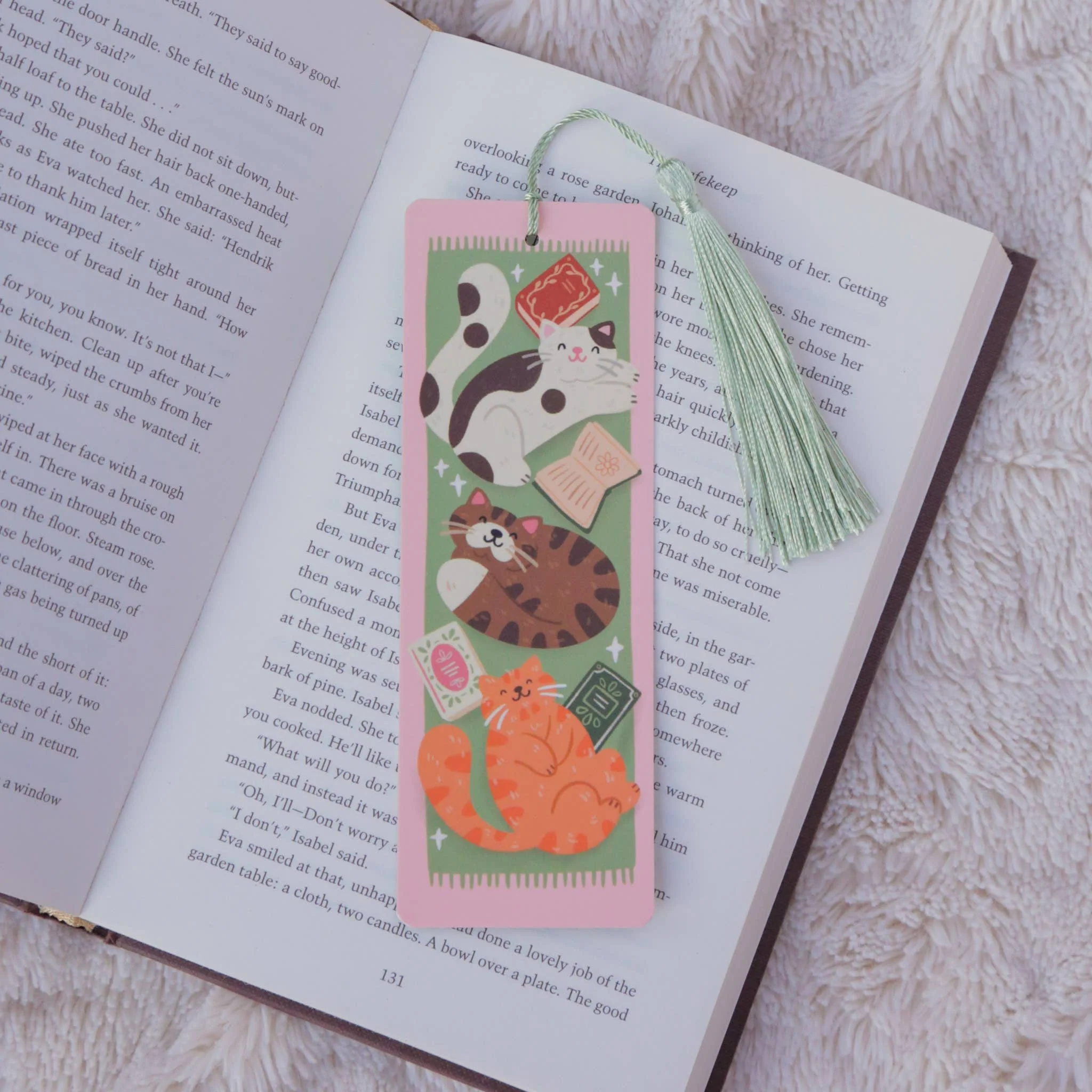 Cozy Cats Bookmark with Tassel - Image 2
