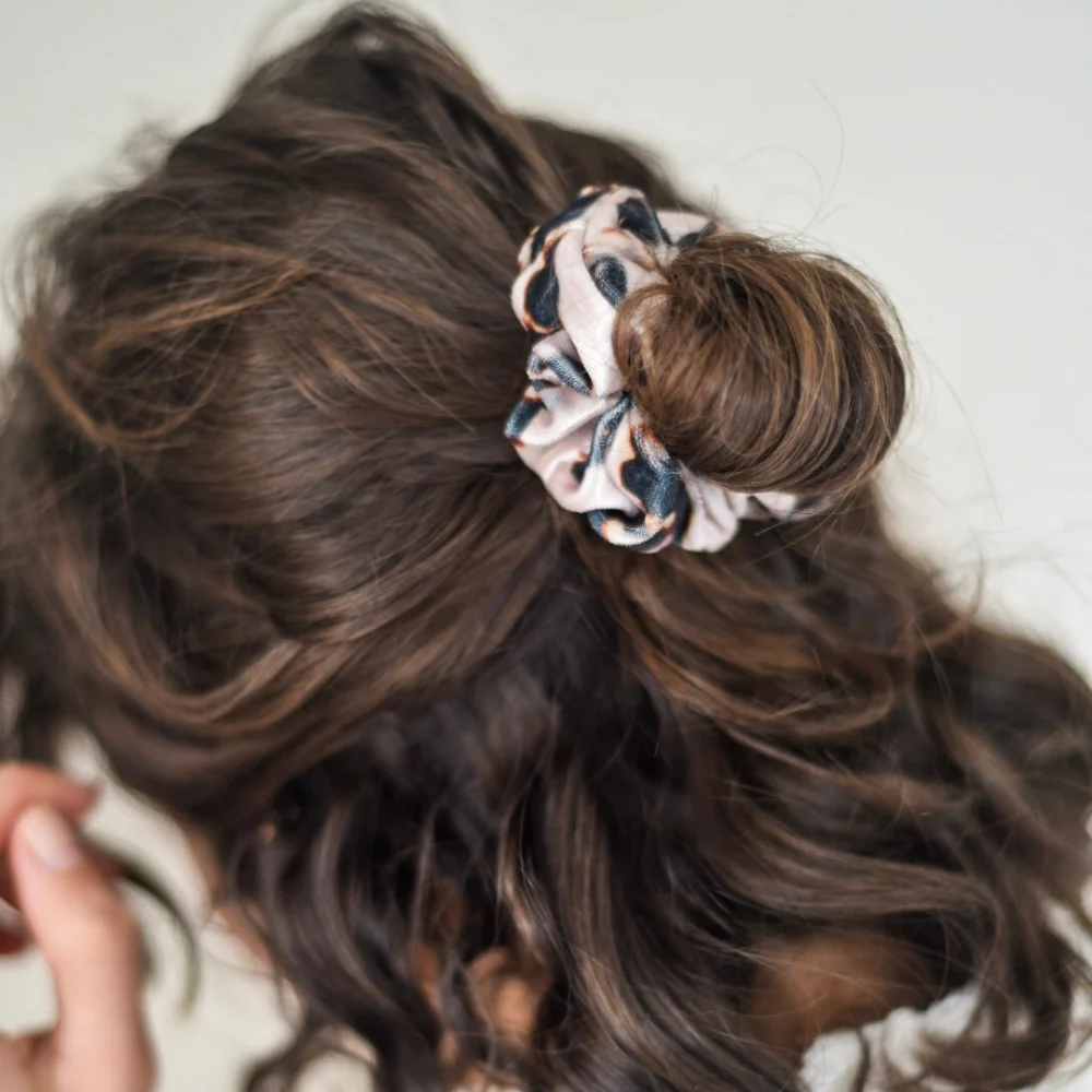 Ivory Tort Scrunchie - Image 3