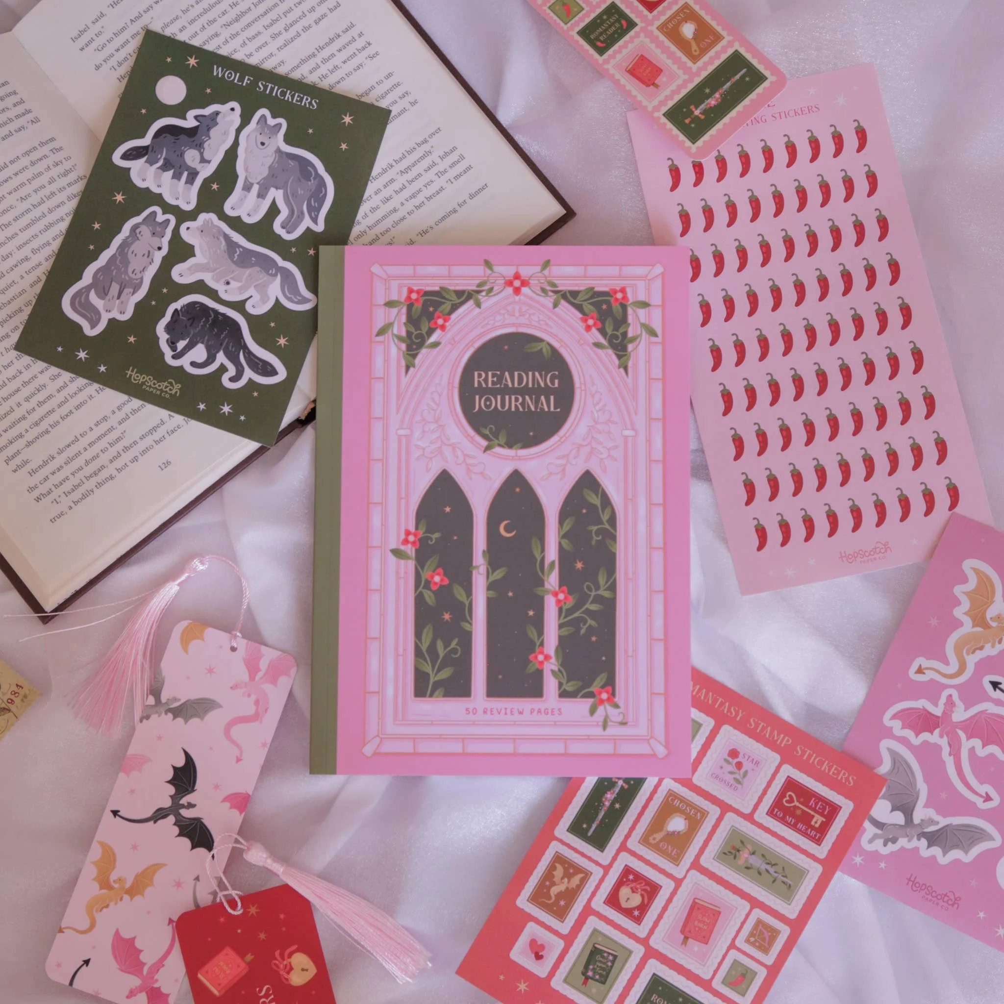 Romantasy Reading Journal – Literary 50 Book Review Notebook - Image 10