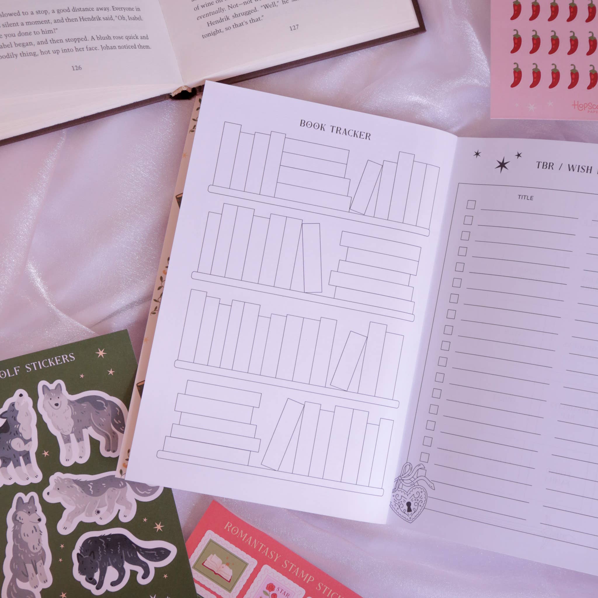 Romantasy Reading Journal – Literary 50 Book Review Notebook - Image 9